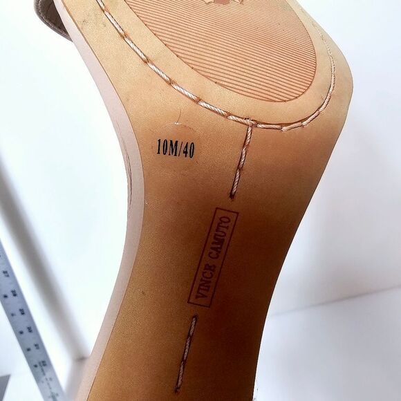 Vince Camuto Nude Court Leatjer Stiletto Sandals Size 10 LIKE NEW! - Picture 8 of 9